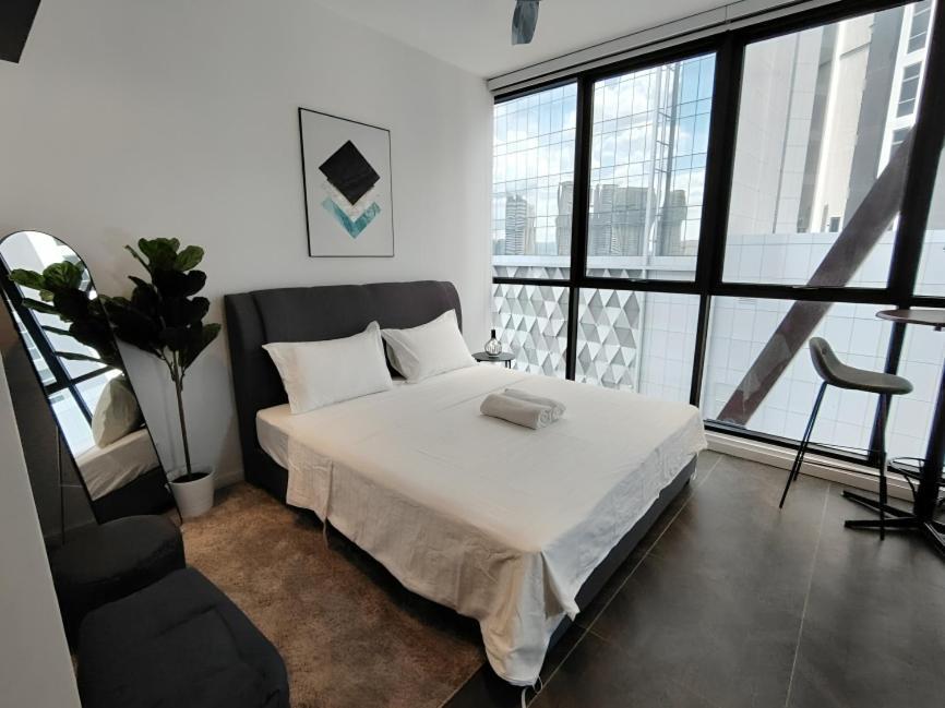Scarletz Suites Klcc By Deko Куала Лумпур Екстериор снимка