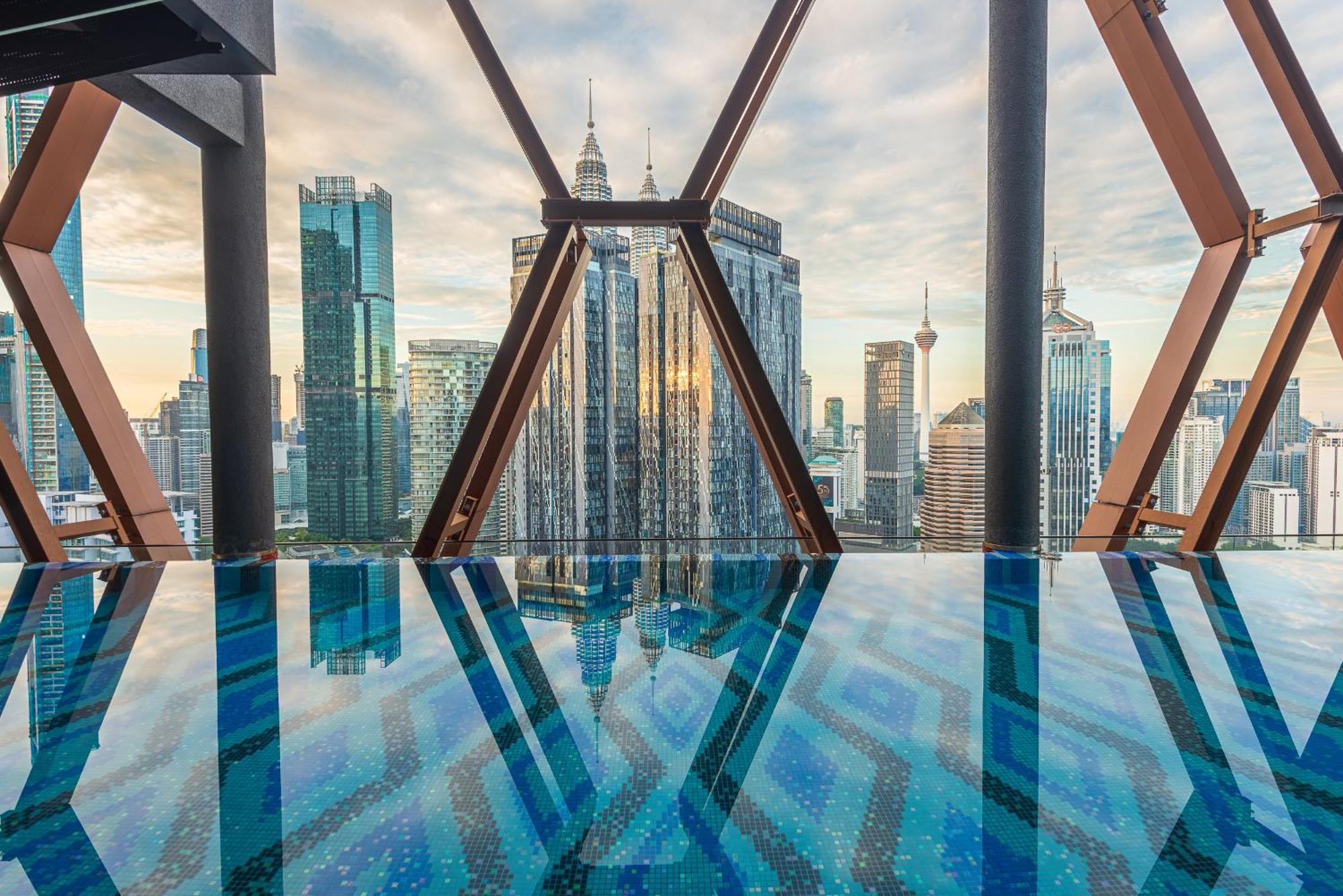 Scarletz Suites Klcc By Deko Куала Лумпур Екстериор снимка